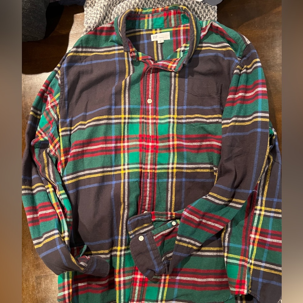 XL Gap Button Up
